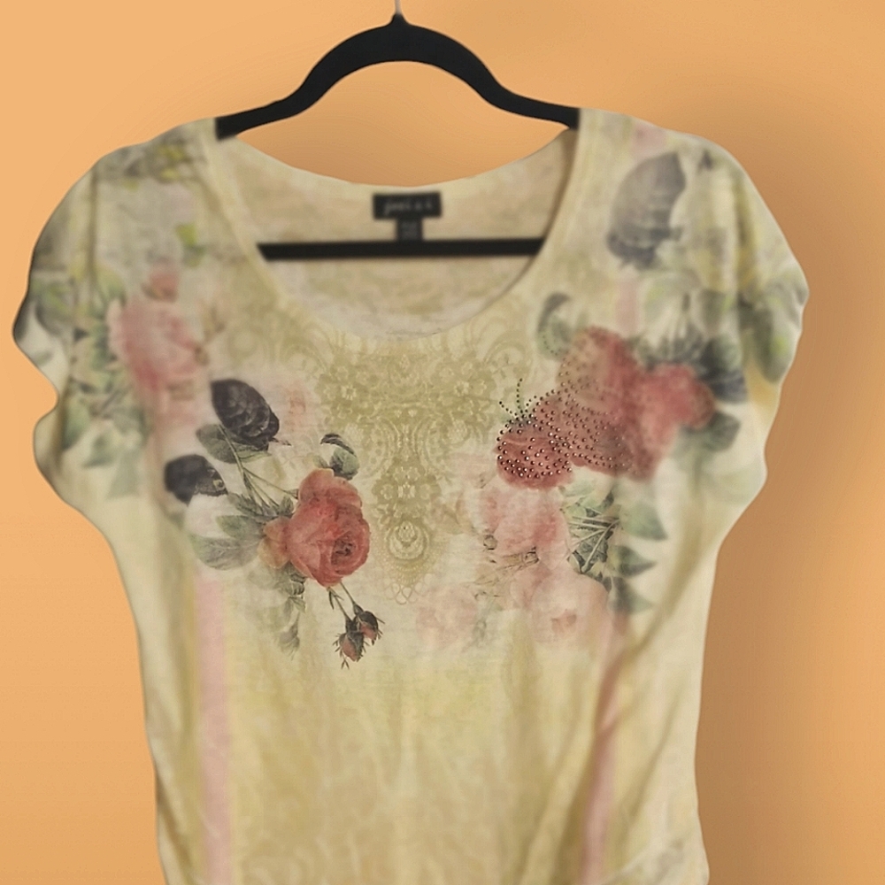 Joei & I Ivory/floral beaded TEE